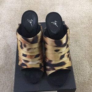 silk Scarf leo print mule